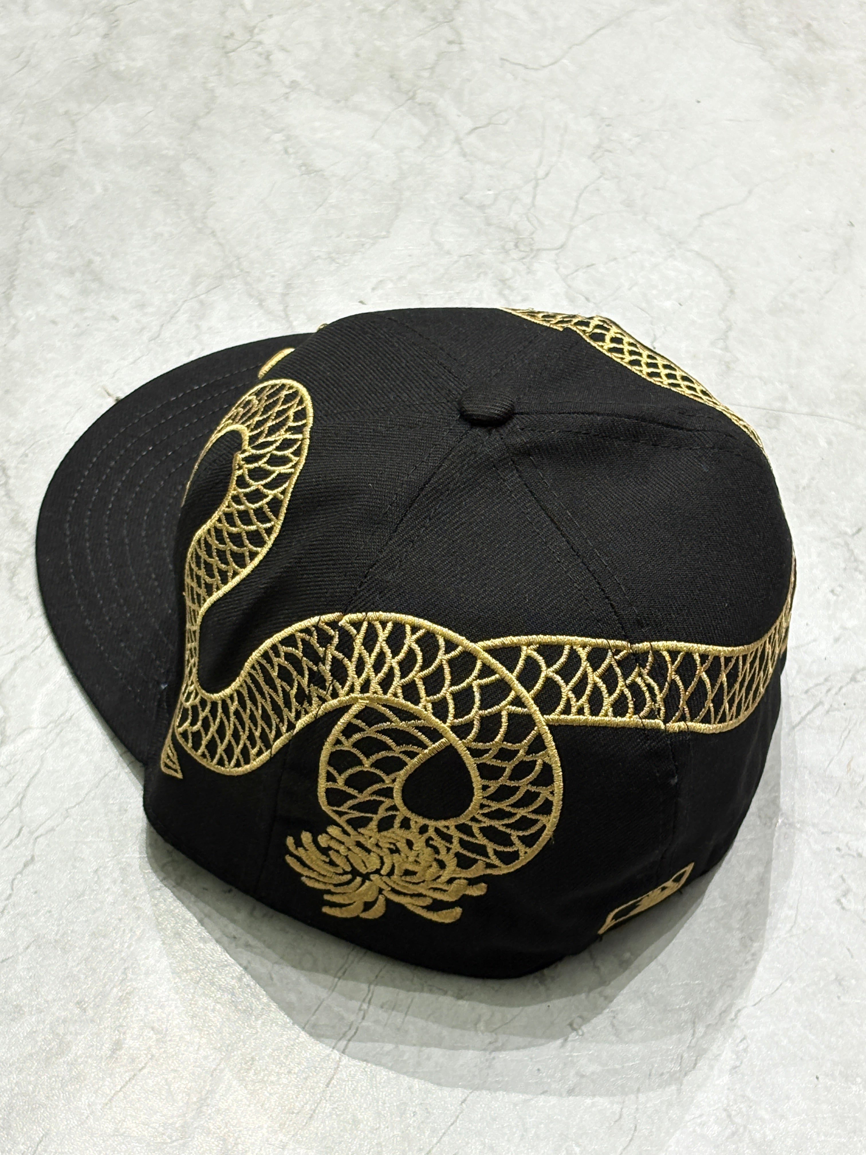 Black dragon fitted