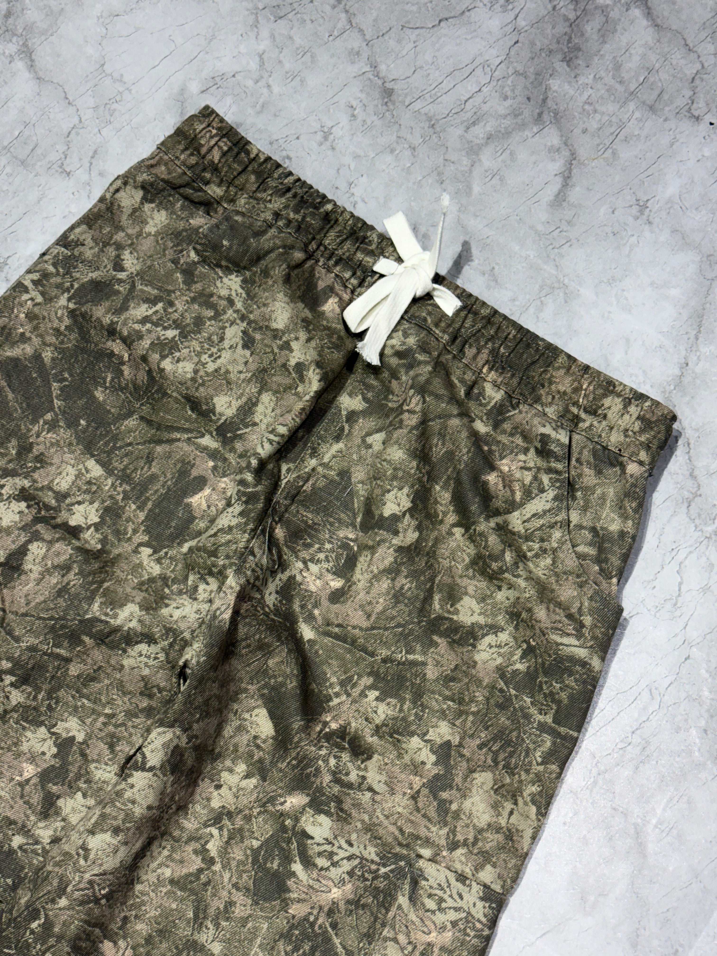 Camouflage light green
