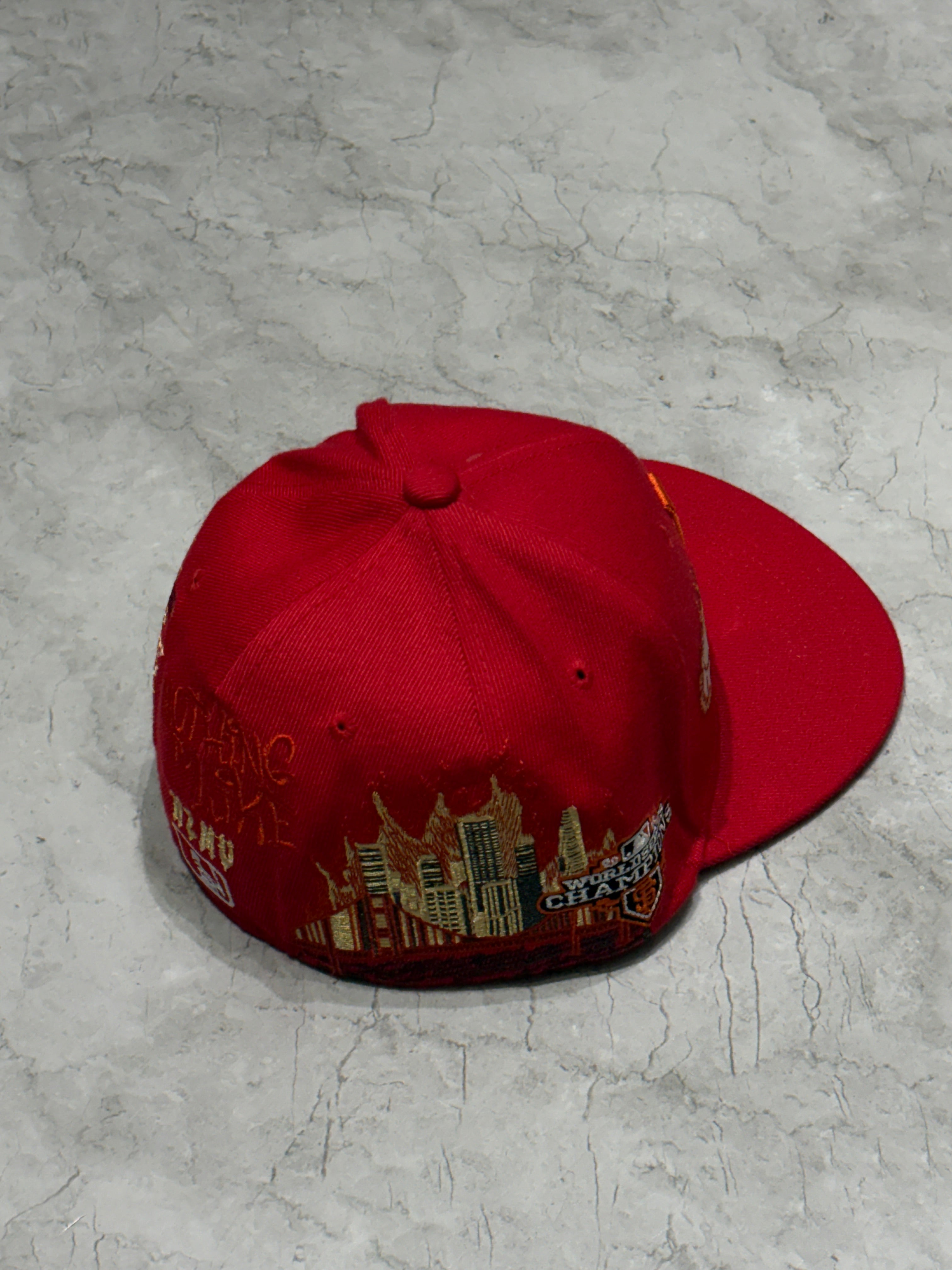 La red fitted