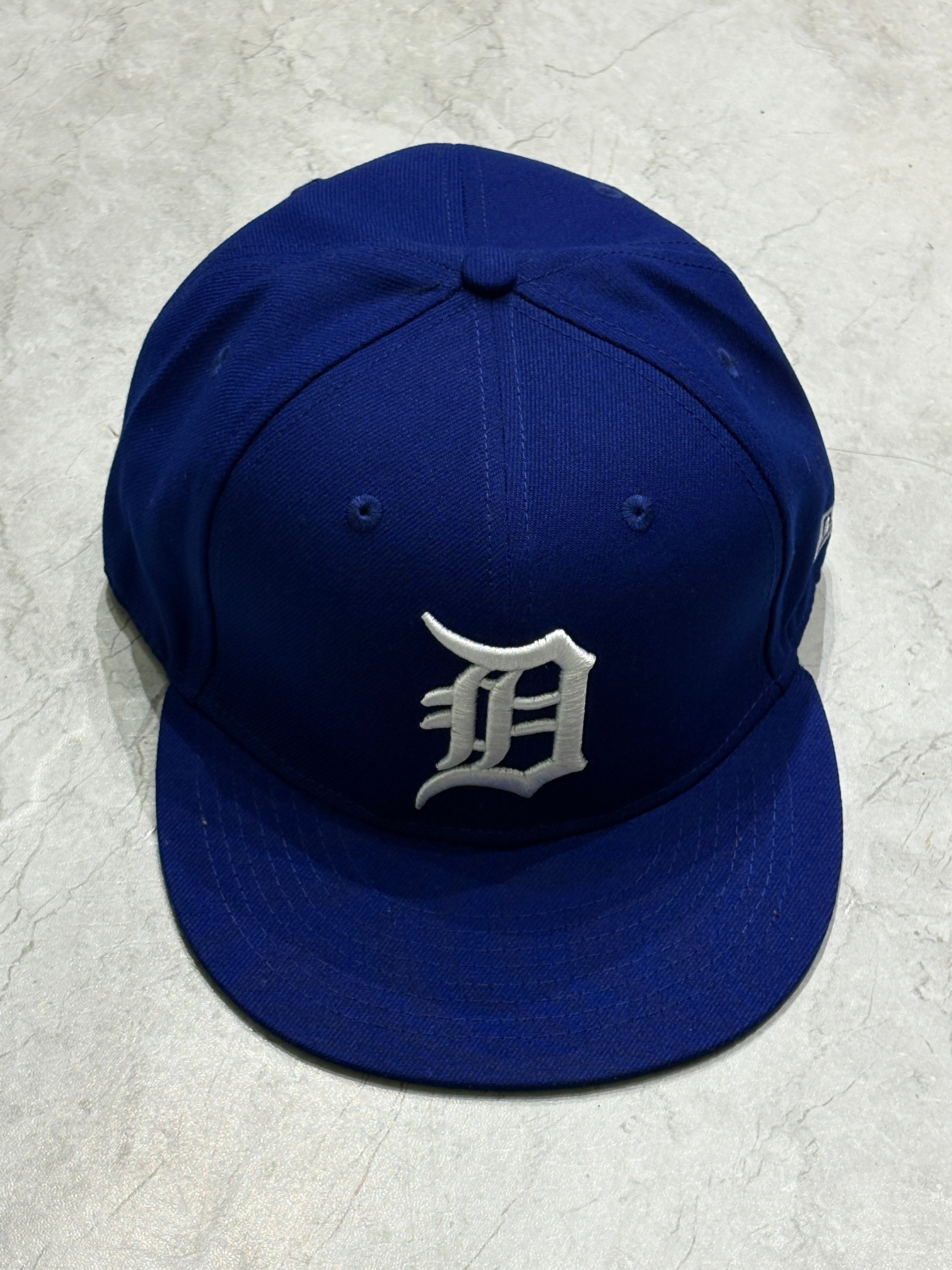 Fitted blue