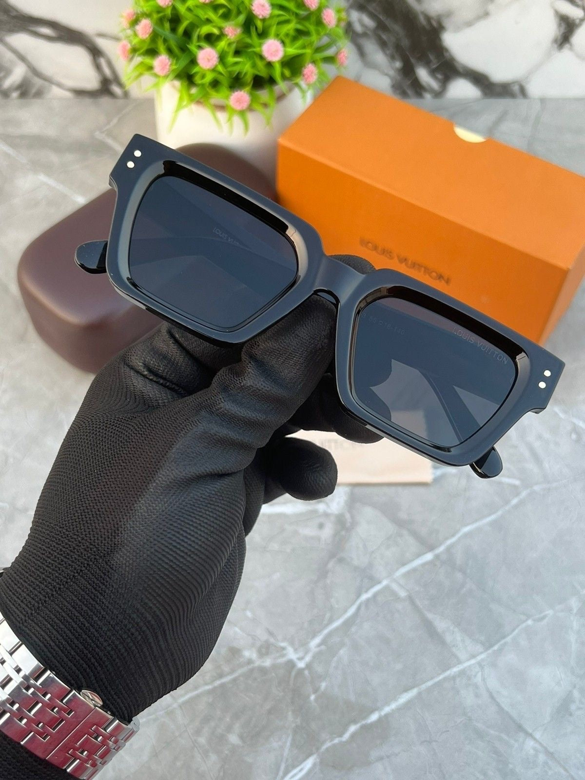 LV black